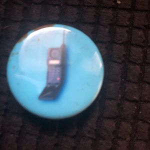 Found- Available-Vintage 1990s Flip Cellphone Pin- $9 or 🦋